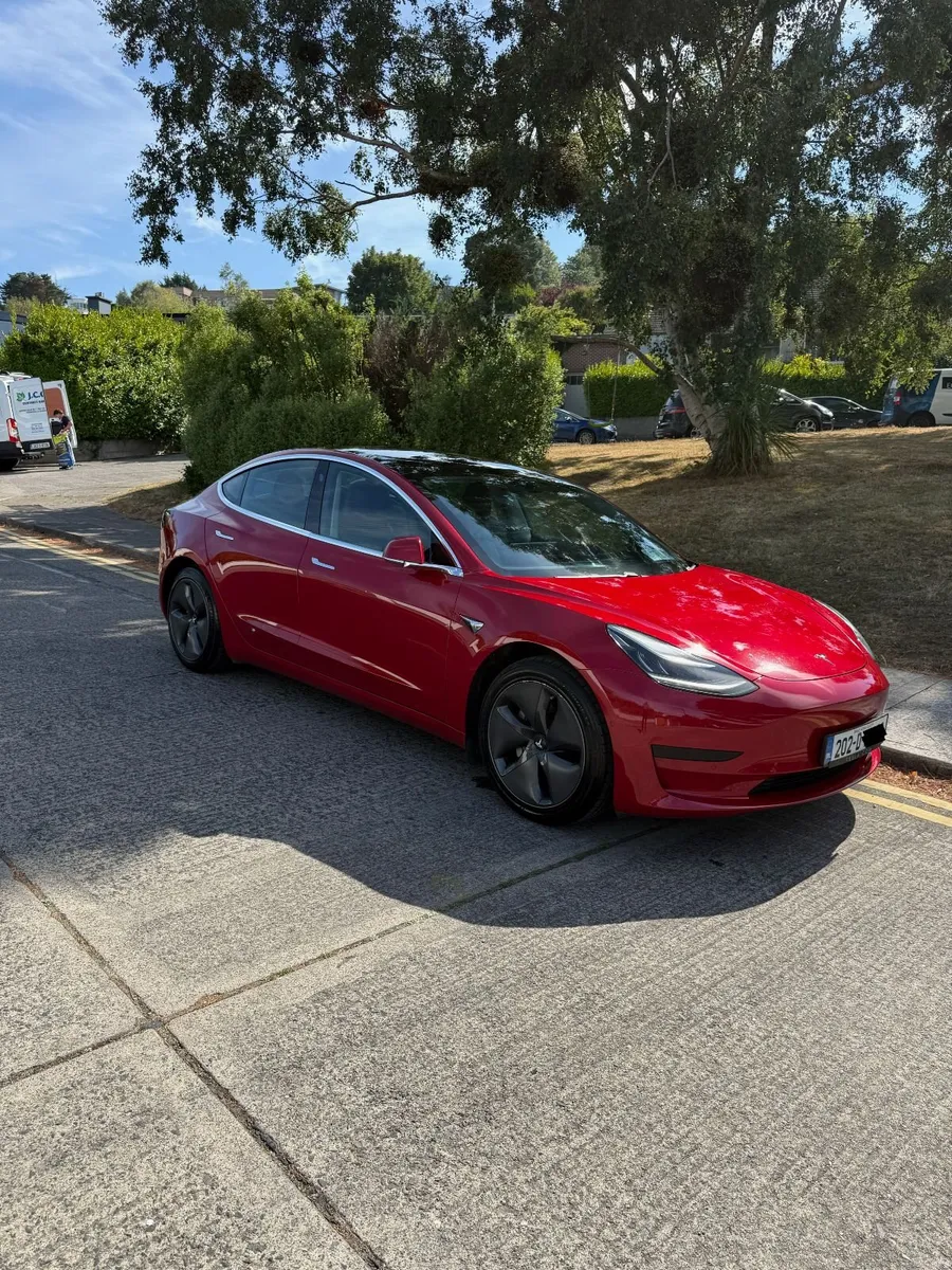TESLA MODEL 3 STANDARD RANGE + RWD 4 - Image 1