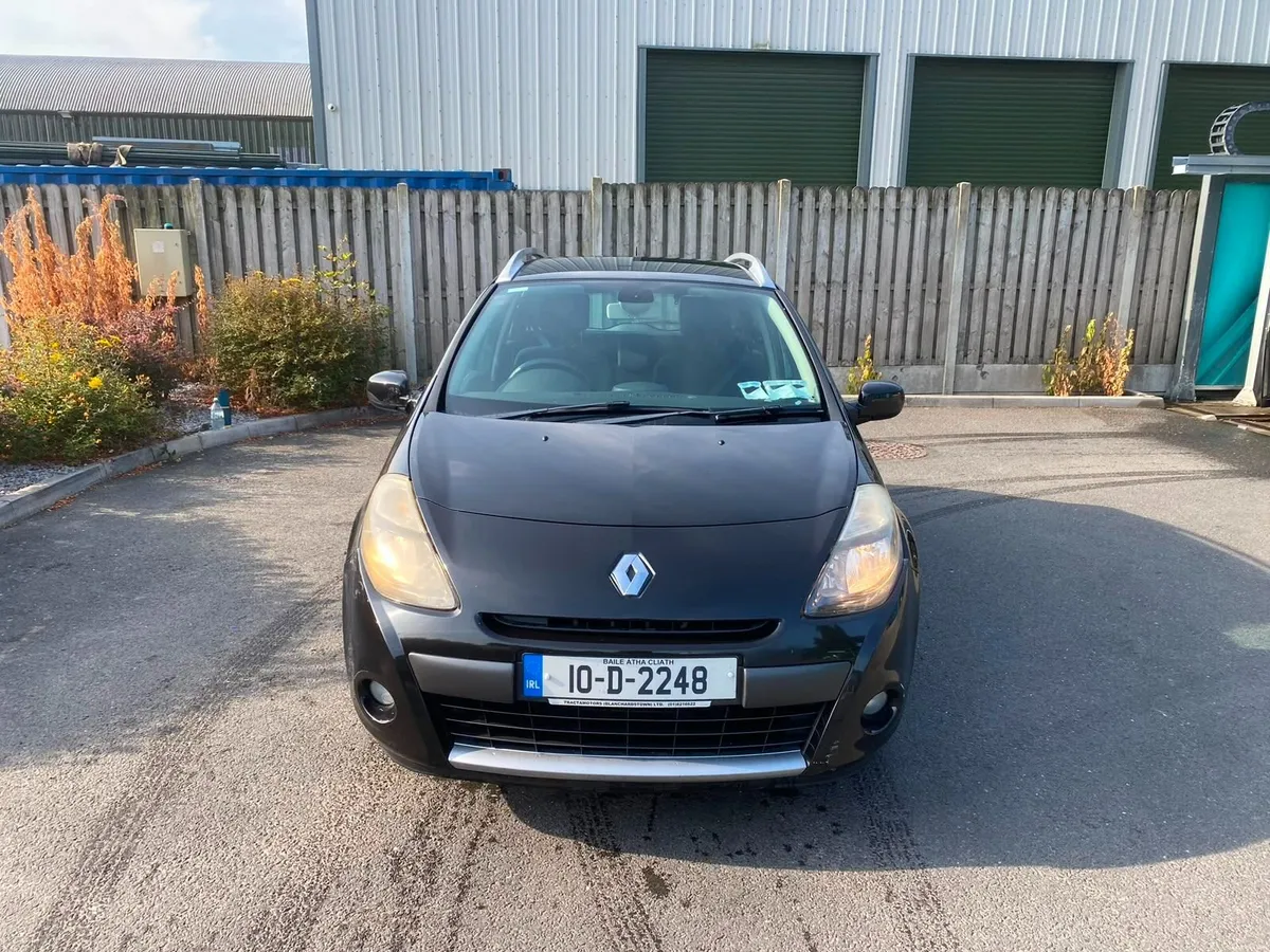 Renault Clio 2010 - Image 1