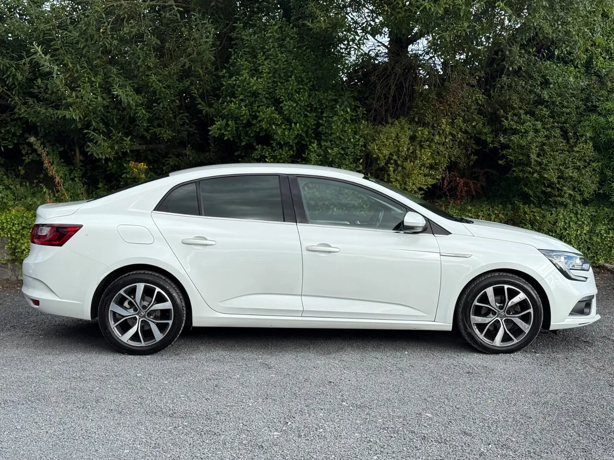Renault Megane Auto (Dynamique S Nav) - Image 2