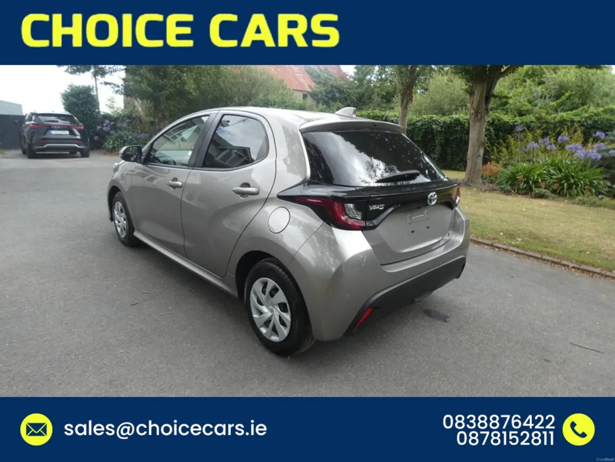 Toyota Yaris 1.5 AUTO HYBRID - Image 4