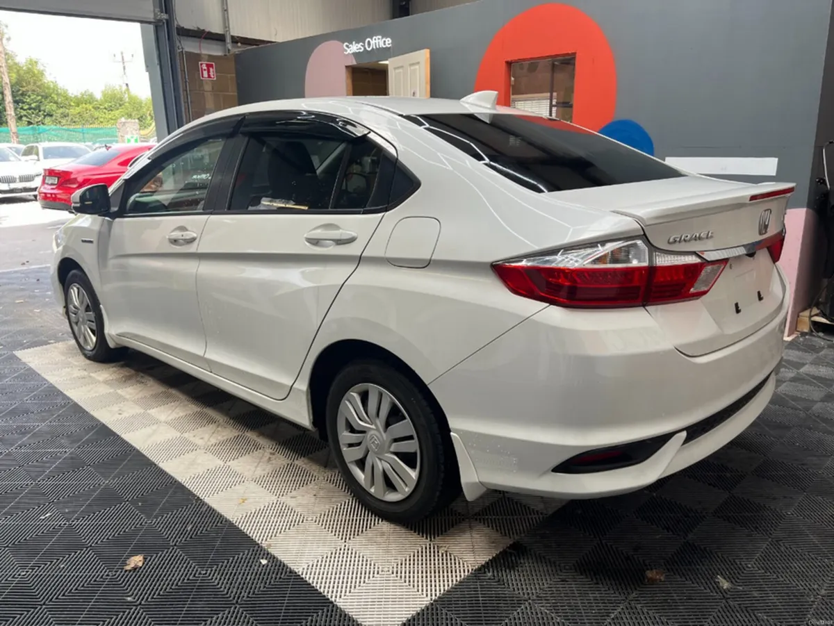 Honda Grace 2019 HONDA GRACE HYBRID DX AUTOMATIC / - Image 5