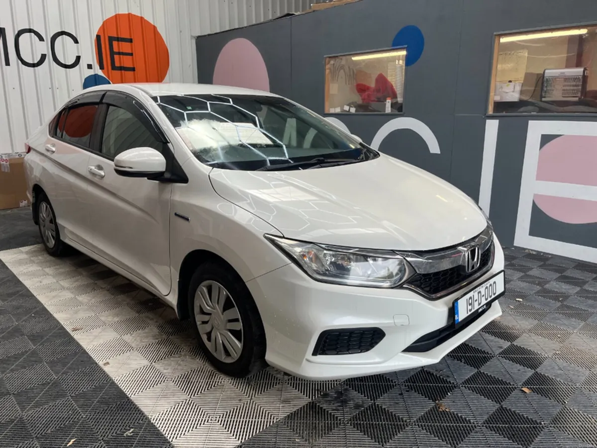 Honda Grace 2019 HONDA GRACE HYBRID DX AUTOMATIC / - Image 1