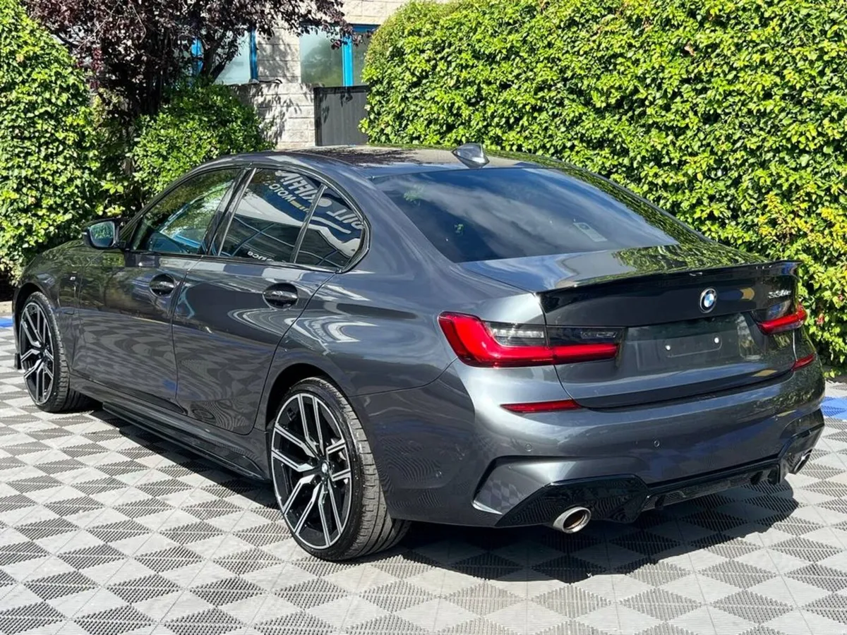 BMW 3-Series 330e M-SPORT COMPETITION 2.0 HYBRID / - Image 6