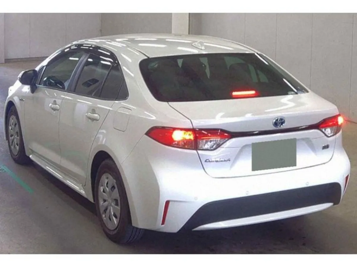 Toyota Corolla 1.8 Petrol Hybrid Auto - Image 3