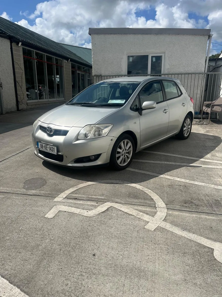 Toyota Auris 2008 - Image 2