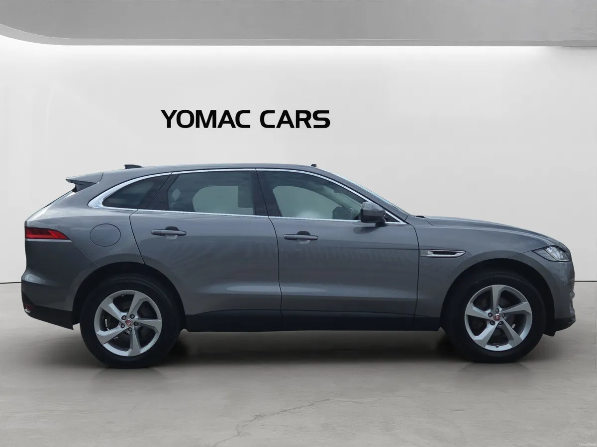 JAGUAR F-PACE 2.0D AUTO CHEQEURED - Image 2