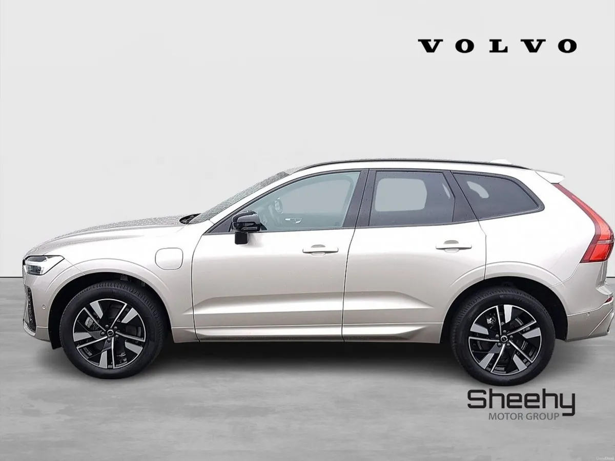 Volvo XC60 T6 PHEV AWD Plus Dark - Image 3