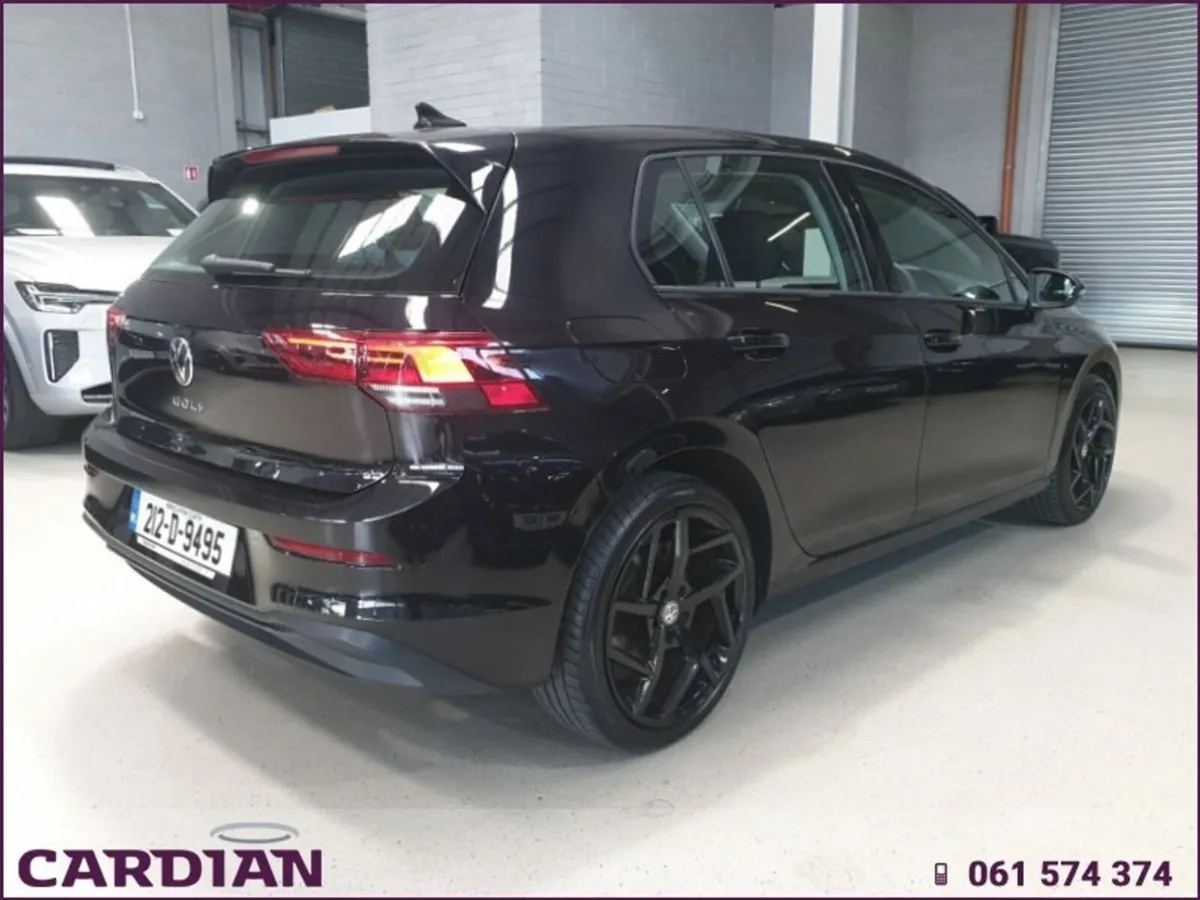 Volkswagen Golf 2.0 TDI 115HP Life - Image 5