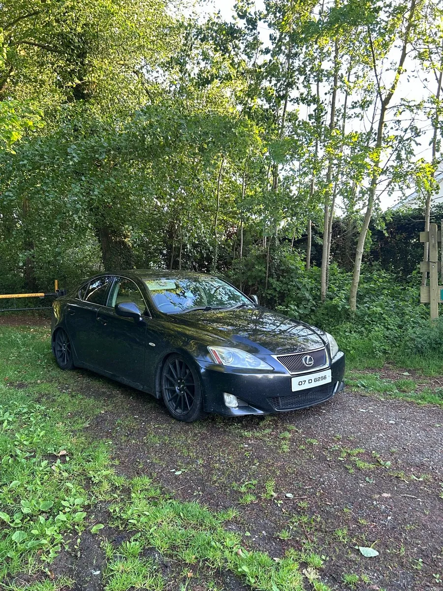 Lexus is250 - Image 1