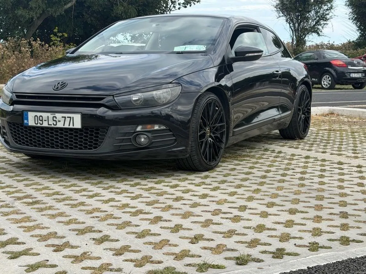 2009 Volkswagen Scirocco - Image 2