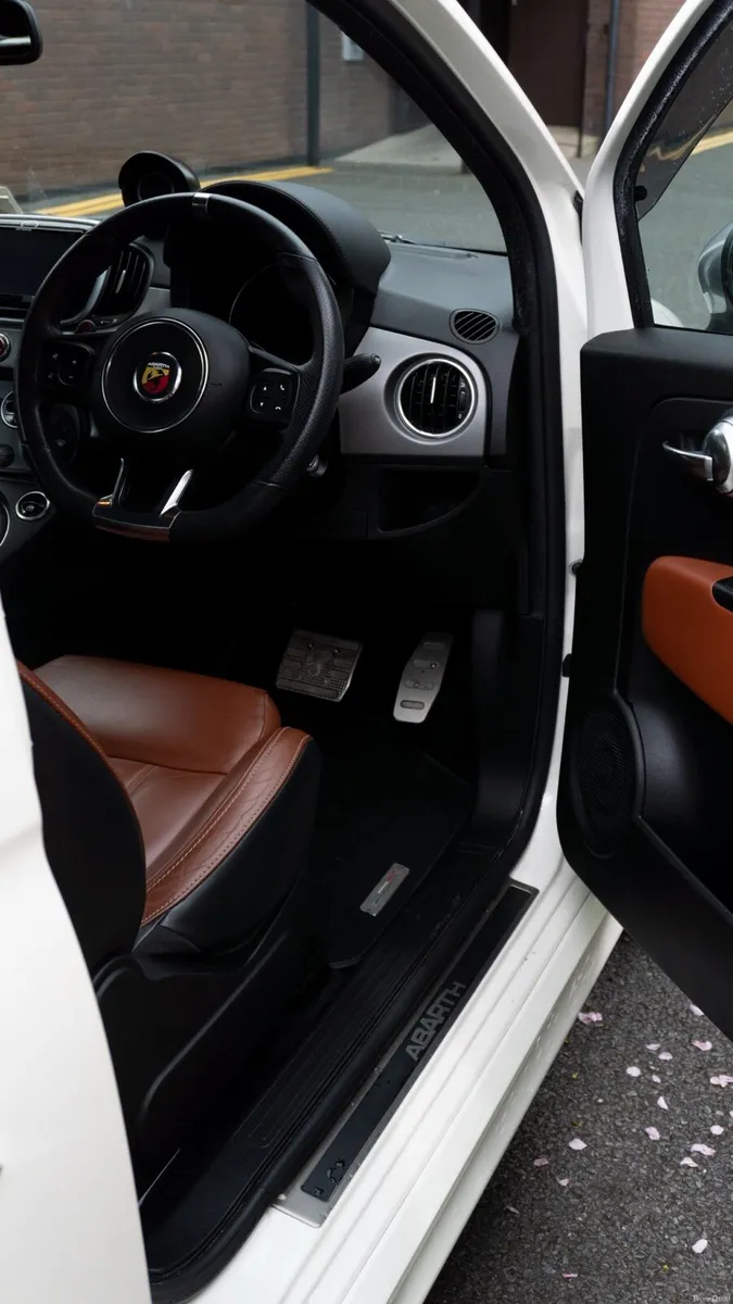Abarth 595 Turismo 2018 1.4 T-Jet - Image 5