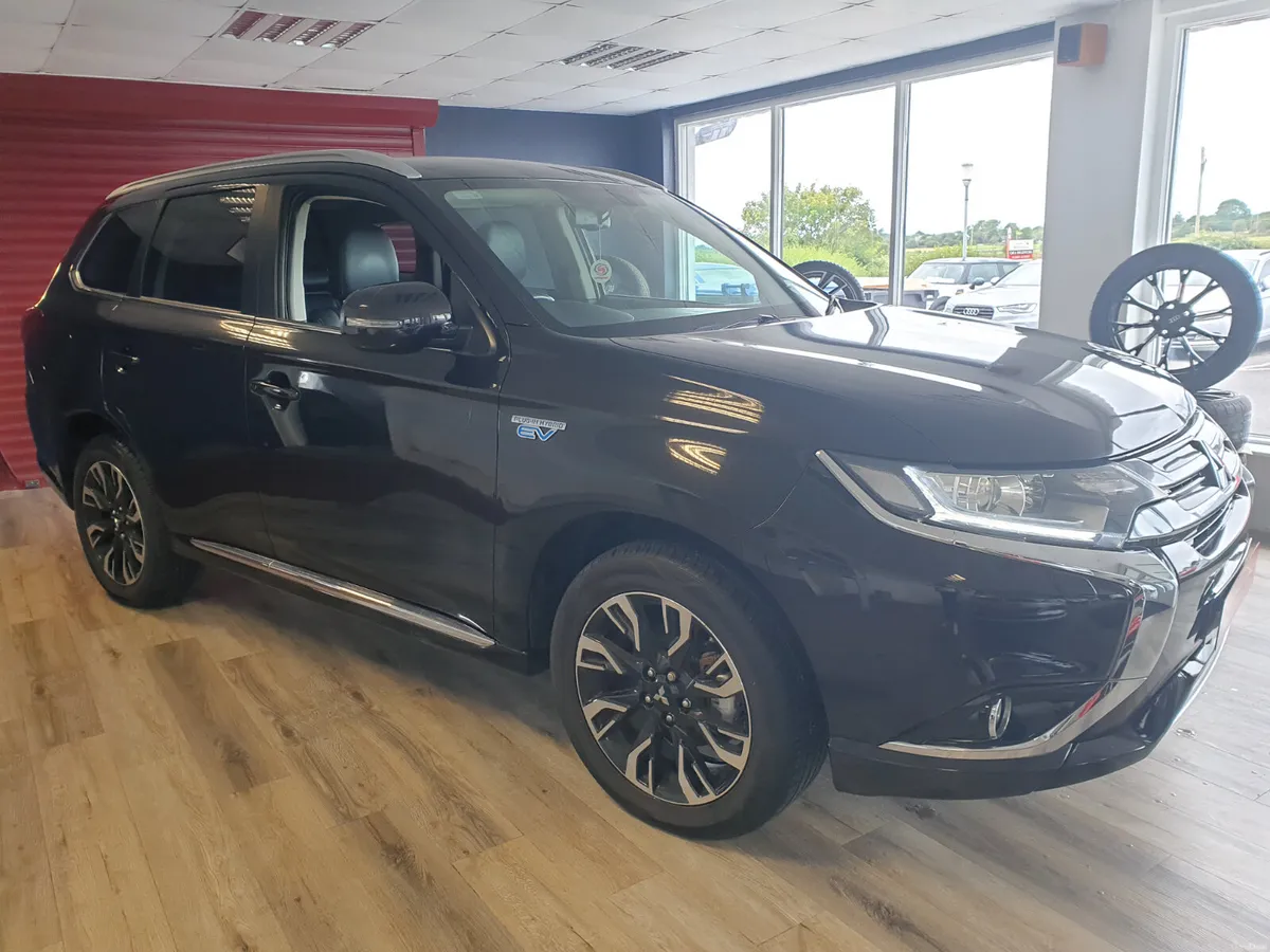 Mitsubishi Outlander 2.0 PHEV INSTYLE - Image 2