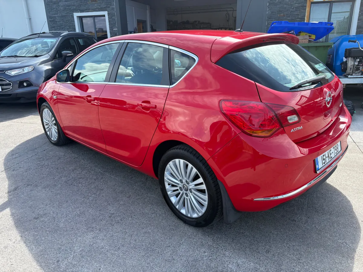 Opel Astra 2015 - Image 2