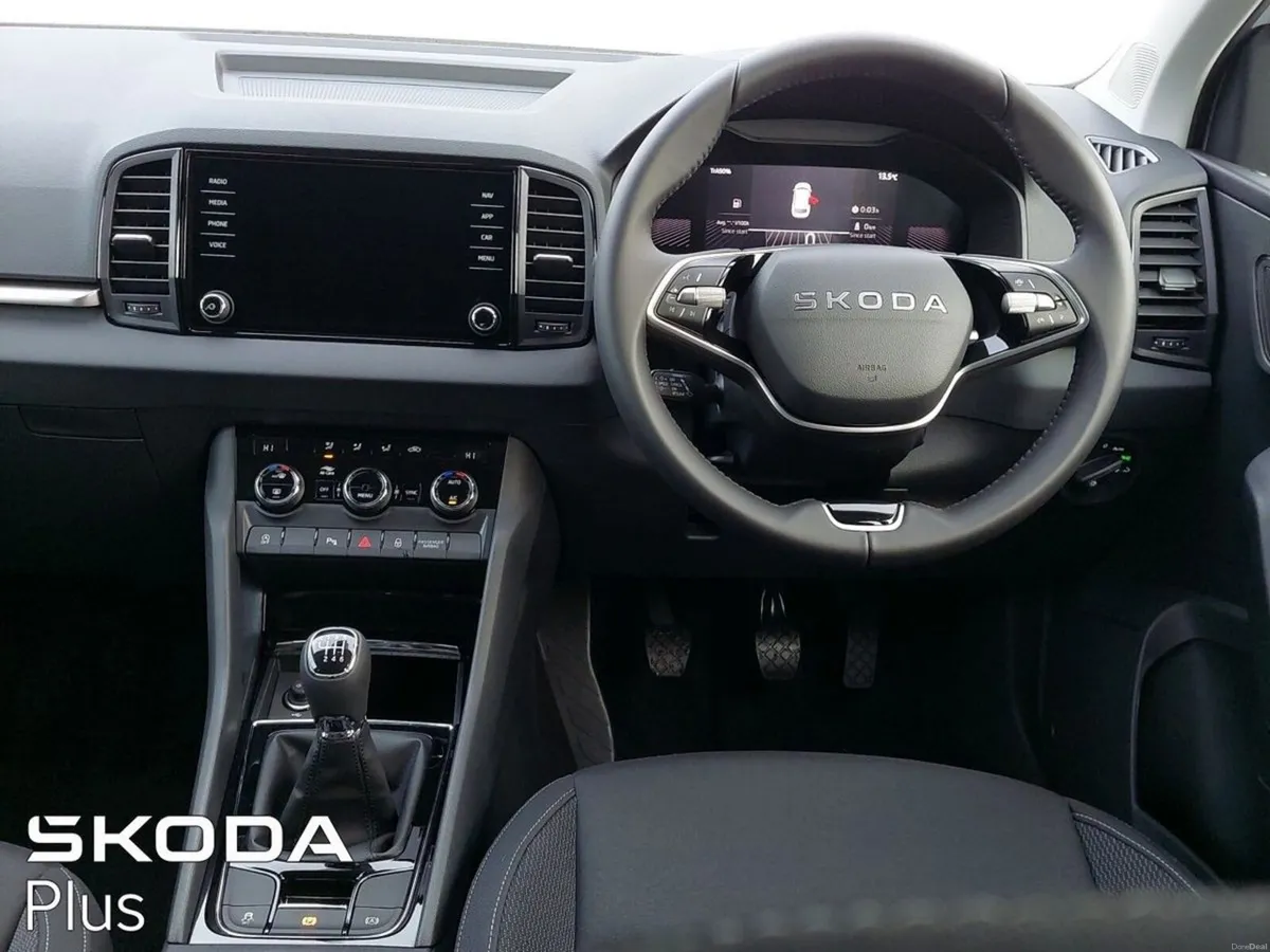 Skoda Karoq SELECTION 2.0TDI 115HP EX DEMO MASSIVE - Image 2