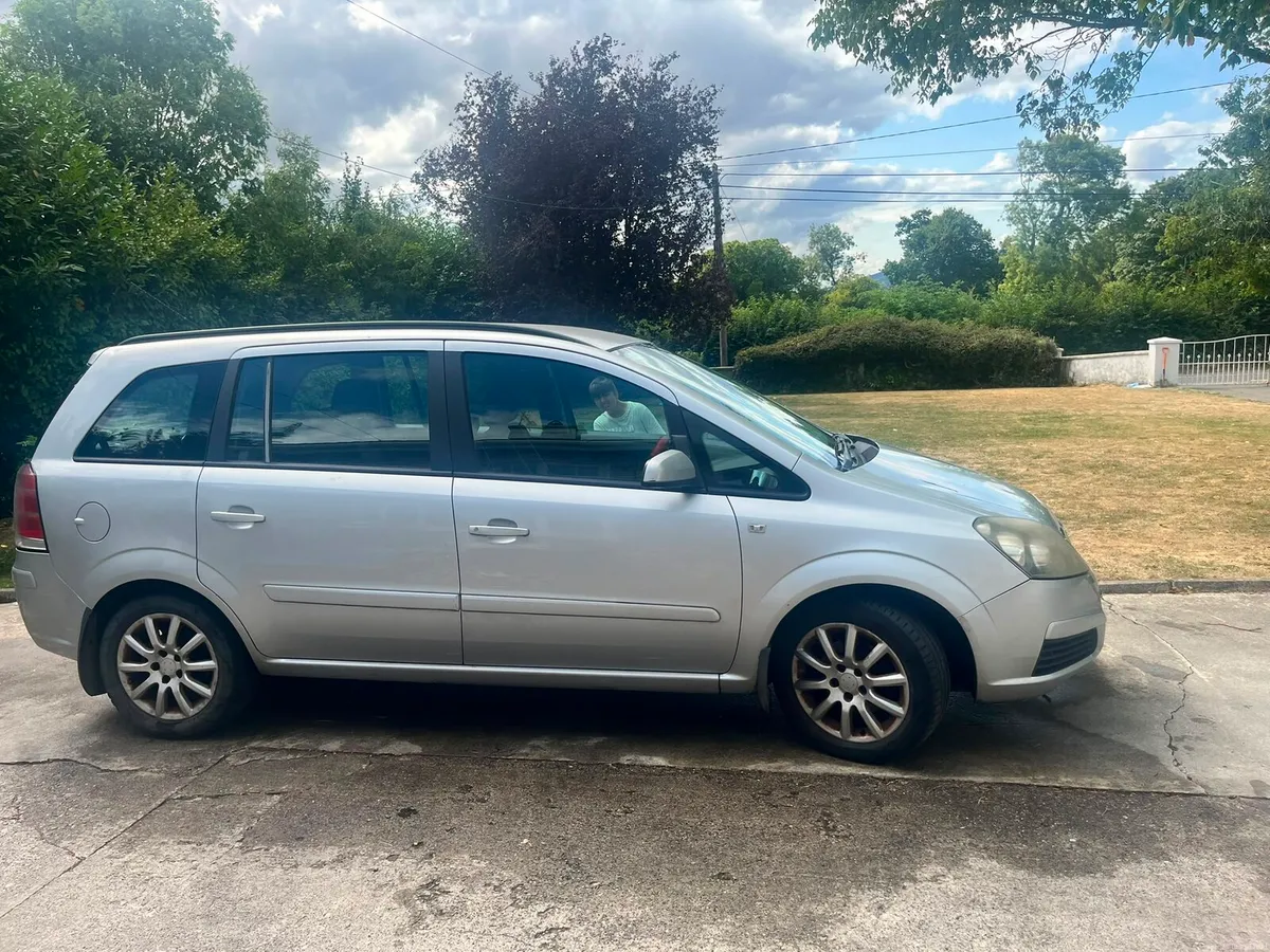 Opel Zafira (7 seater) - Image 2