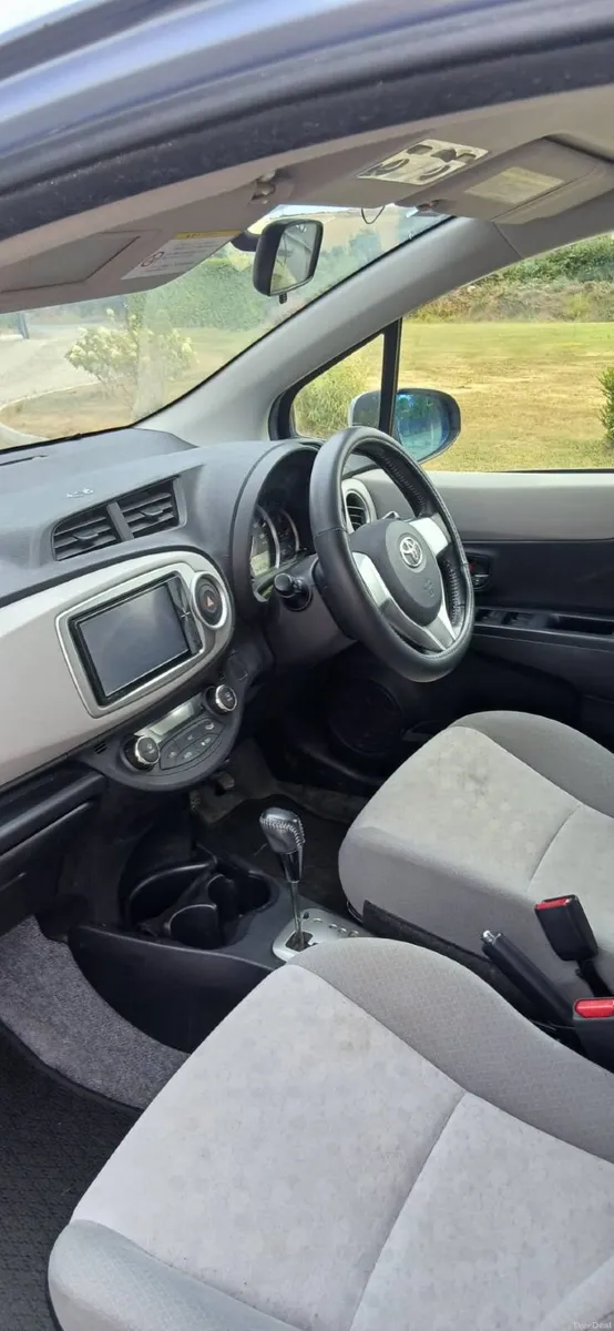 Toyota Vitz 2011 - Image 5