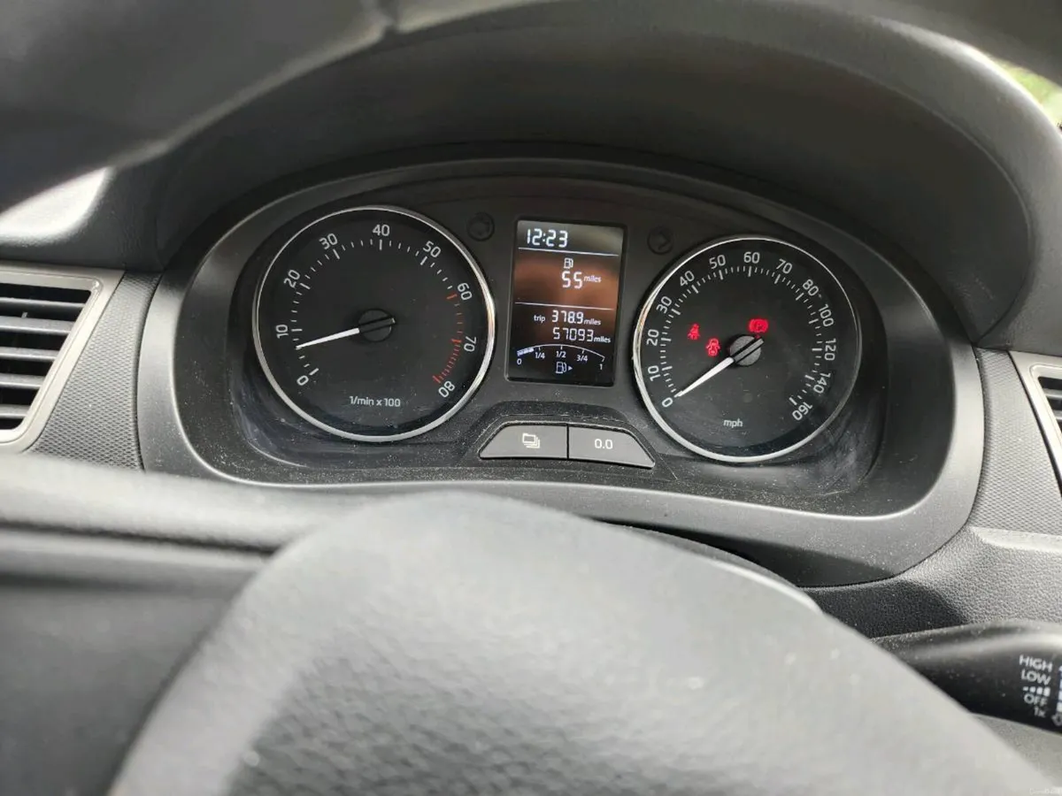 Skoda Rapid. Low mileage. Fresh NCT - Image 5