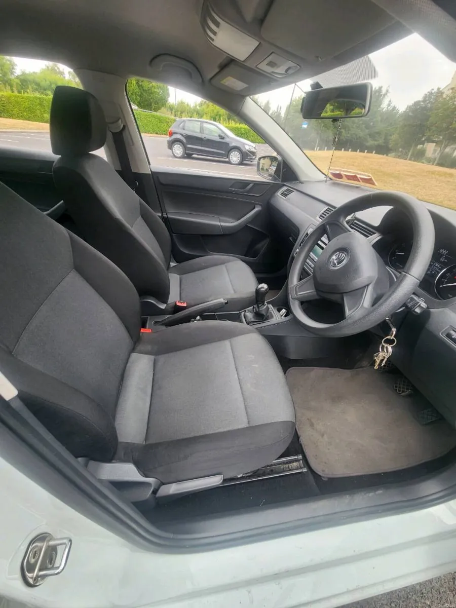 Skoda Rapid. Low mileage. Fresh NCT - Image 6