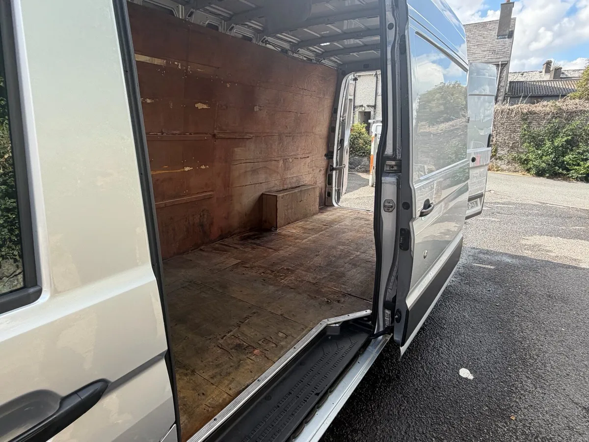 Man van 2019 - Image 5