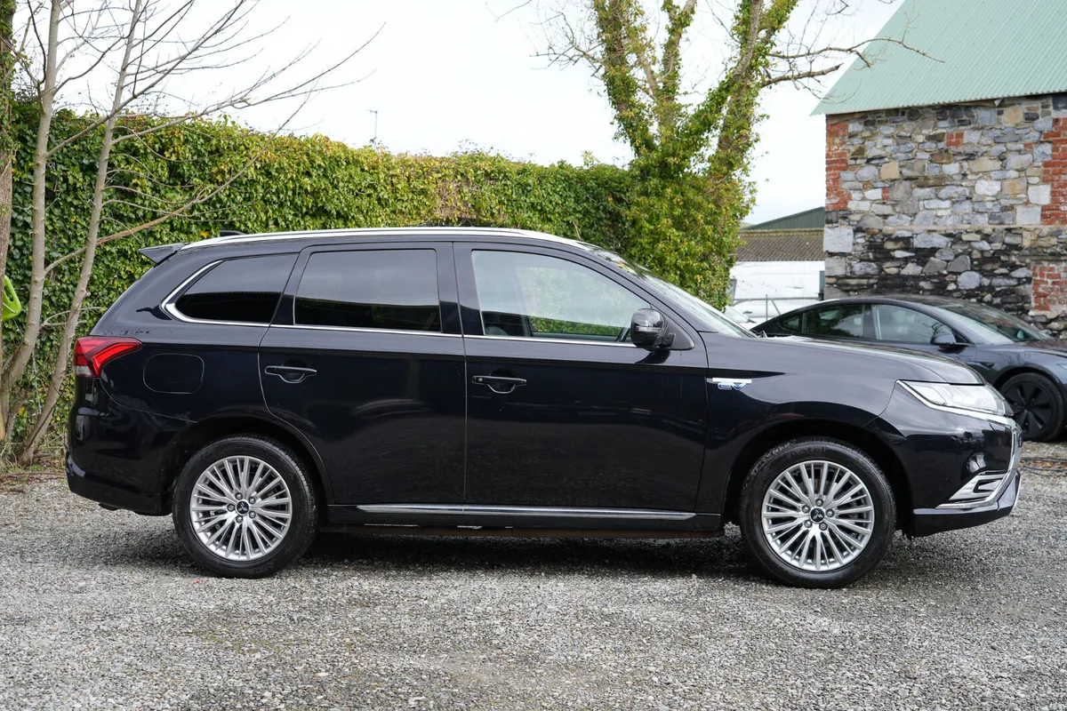 2019 Mitsubishi Outlander 2.4 Petrol PHEV - Image 5