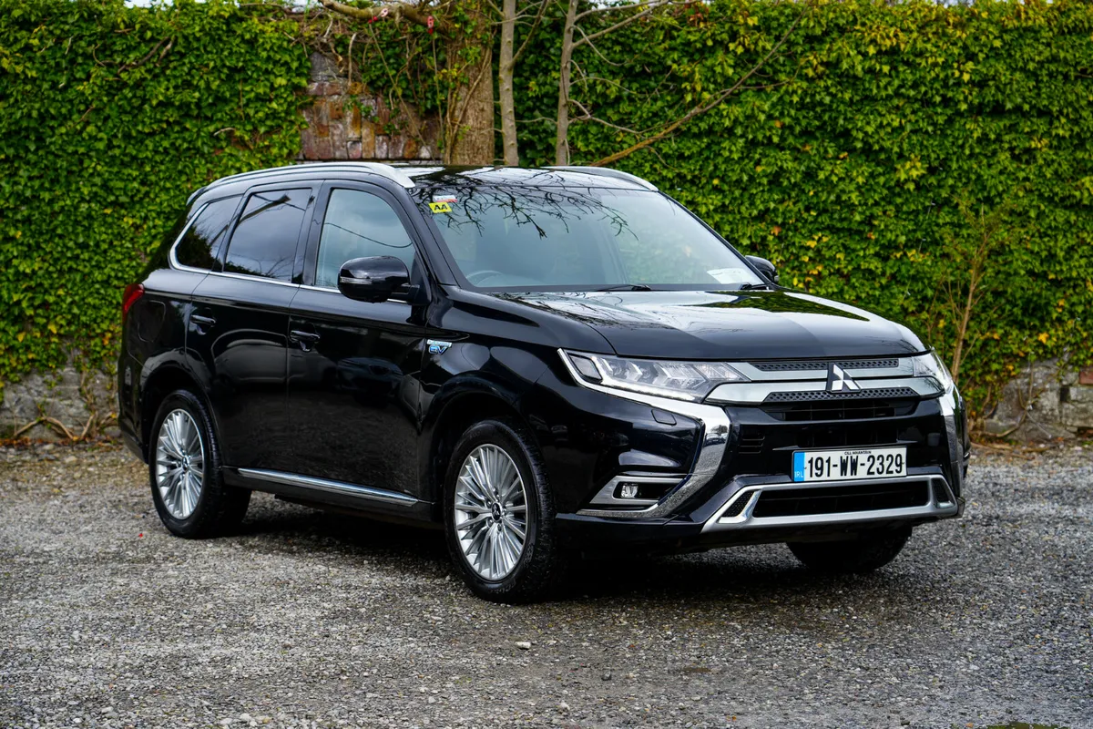 2019 Mitsubishi Outlander 2.4 Petrol PHEV - Image 1