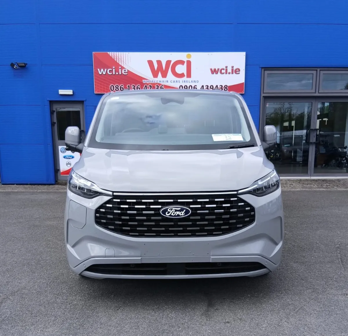 Ford Tourneo Custom Taxi 2026 - Image 1
