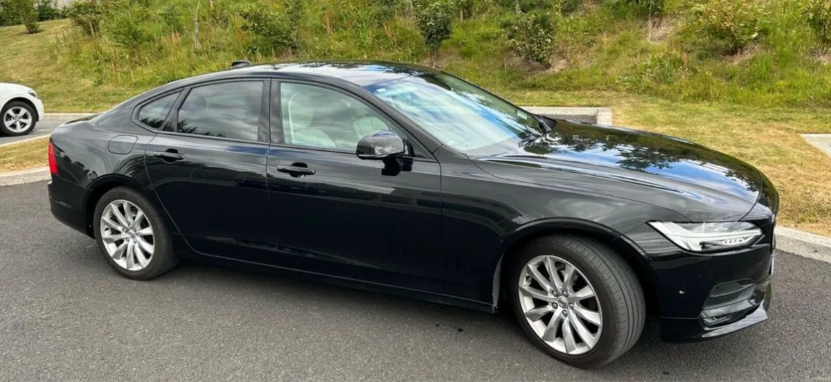 2018 Volvo S90 D3 Momentum - Image 3