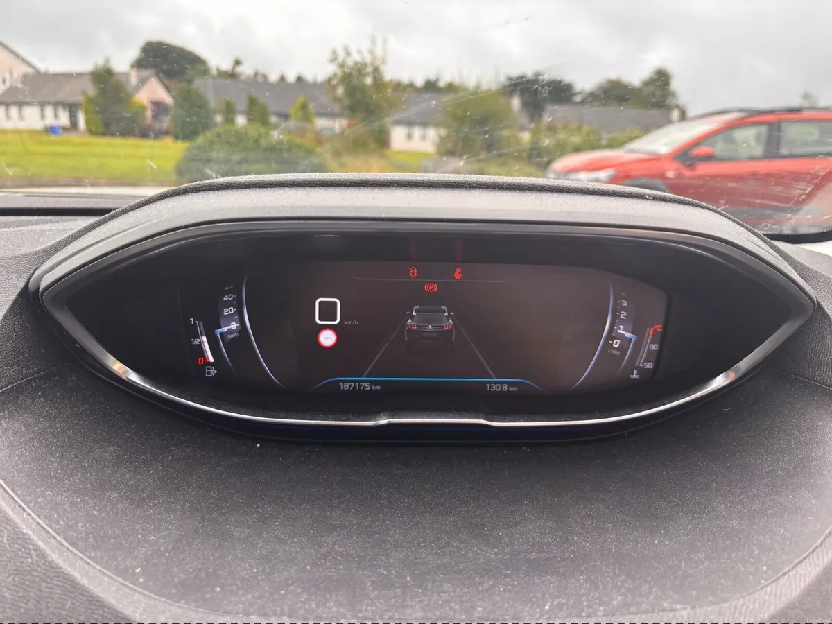 Peugeot 3008 2020 - Image 5