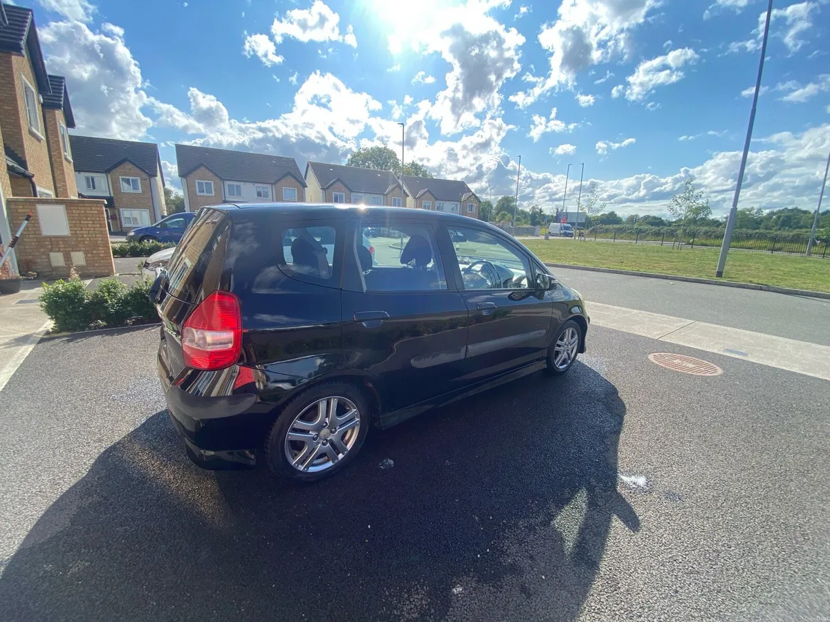 Honda Jazz 2006 - Image 2