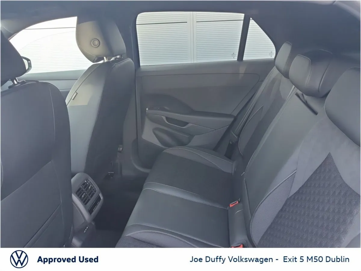 Volkswagen T-Roc R-LINE 1.5TSI 150HP MHEV AUTO - Image 6
