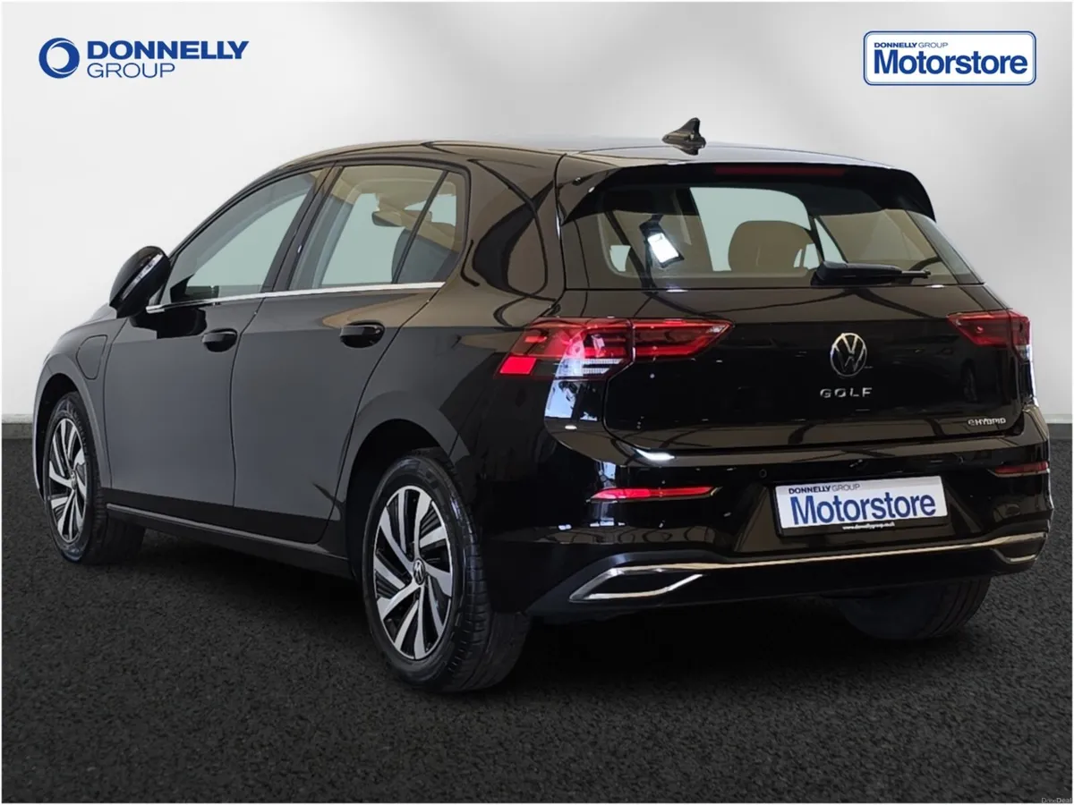Volkswagen Golf Hatchback Style - Image 2