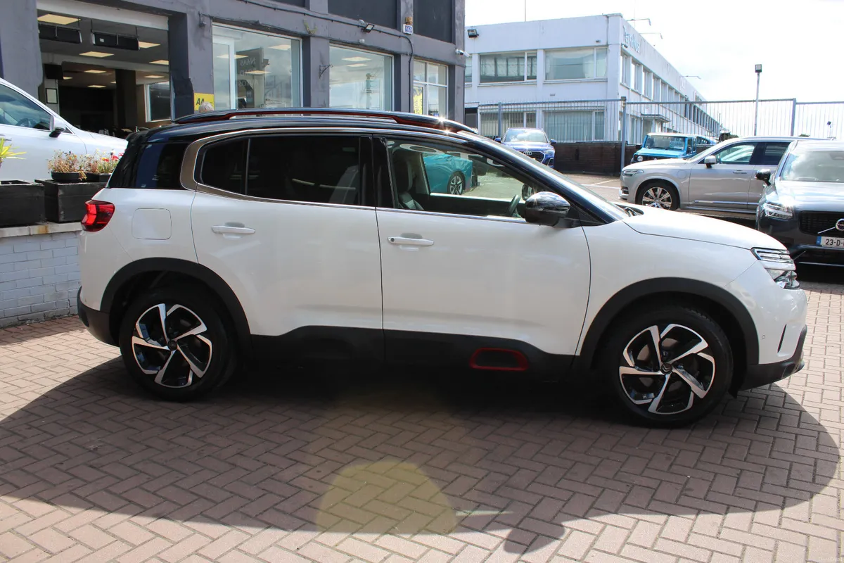 2.0HDI SHINE EDITION 5DR ESTATE AUTOMATIC // 1 OWN - Image 3