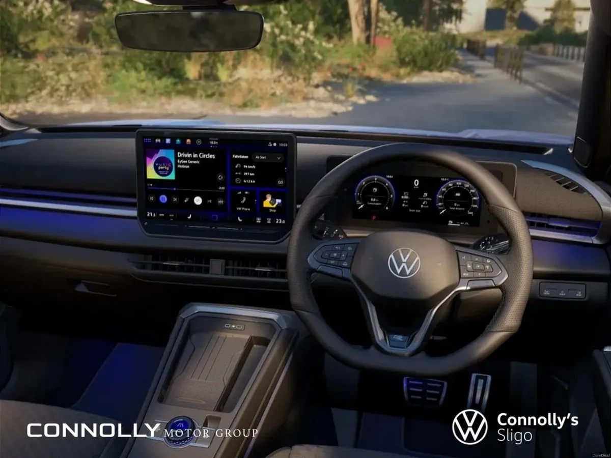 Volkswagen T-Roc RLINE 1.5TSI 150HP AUTO - Image 4