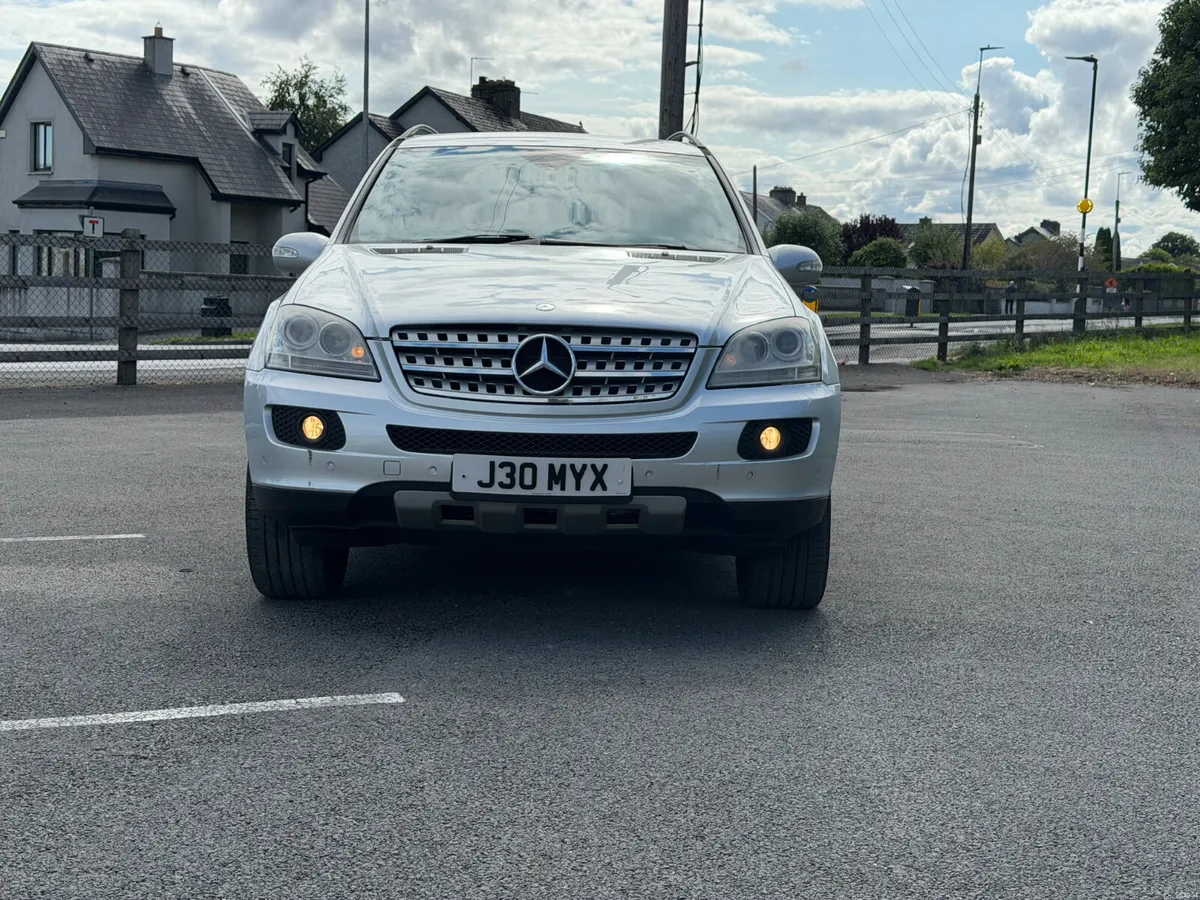 ABSOLUTELY IMMACULATE MERCEDES ML280 - Image 2