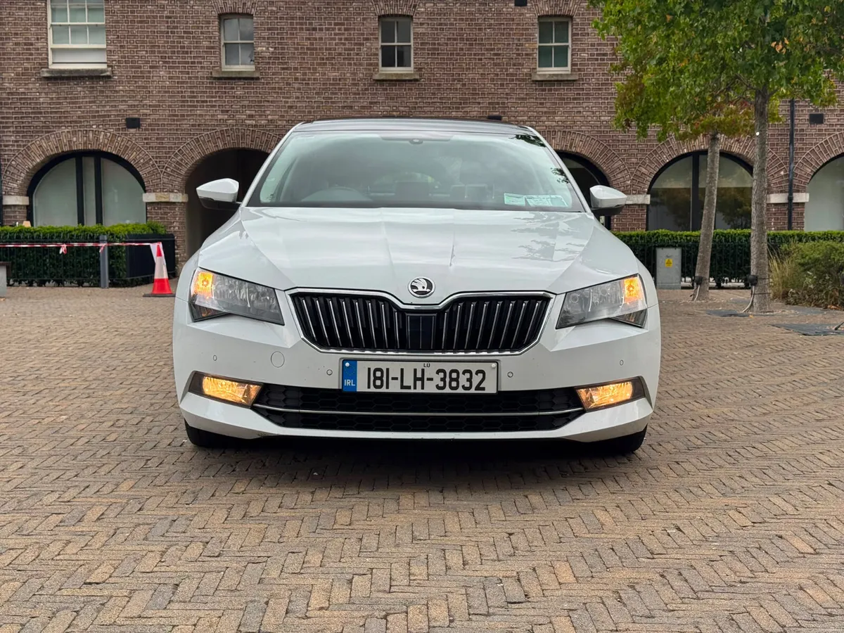 Skoda Superb 2018 - Image 2