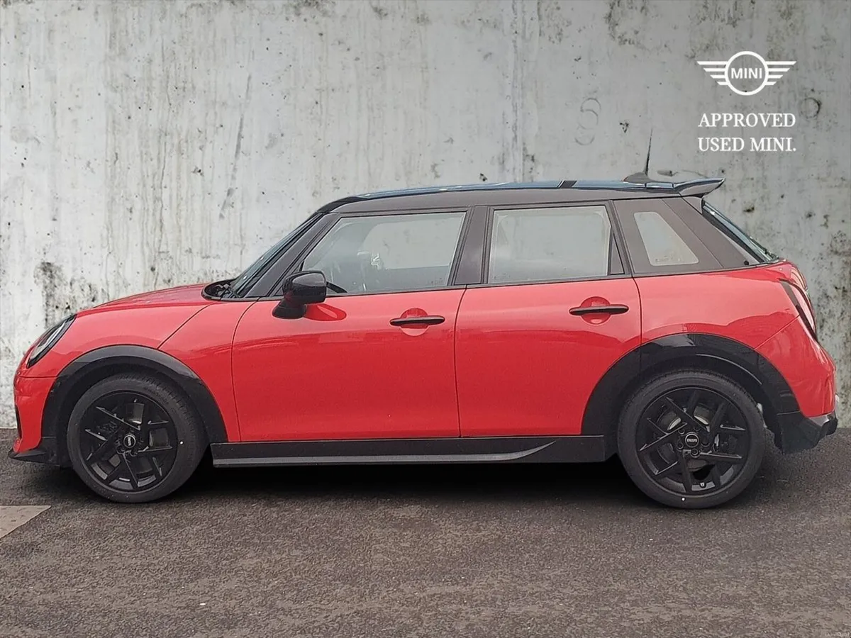 Mini Cooper Cooper C 5 Door - Image 3