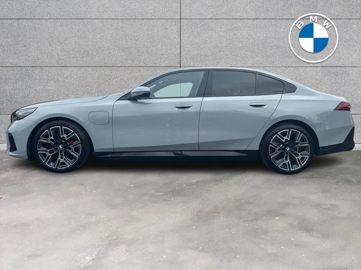 BMW 5-Series 530e M Sport Pro Saloon - Image 3