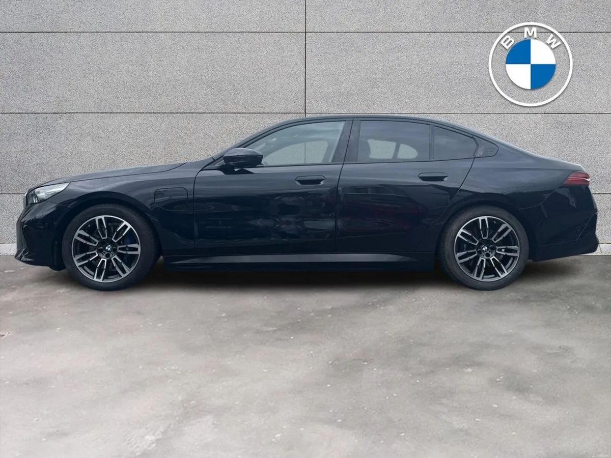 BMW 5-Series 530e M Sport Saloon - Image 3