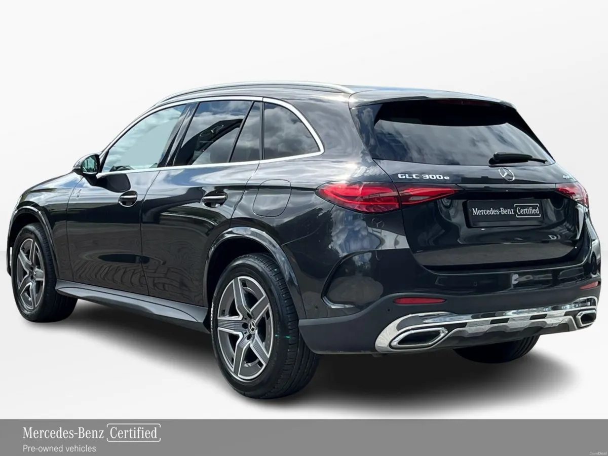 Mercedes-Benz GLC 300E AMG Line Plus 4MATIC MHEV S - Image 4