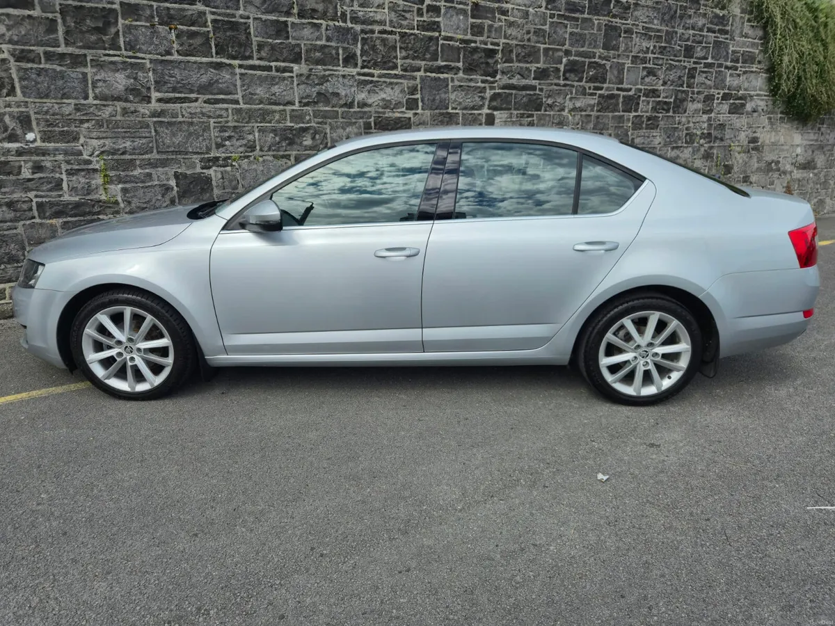 152 Skoda Octavia 1.6 TDI STYLE! FSH! T/belt done - Image 5