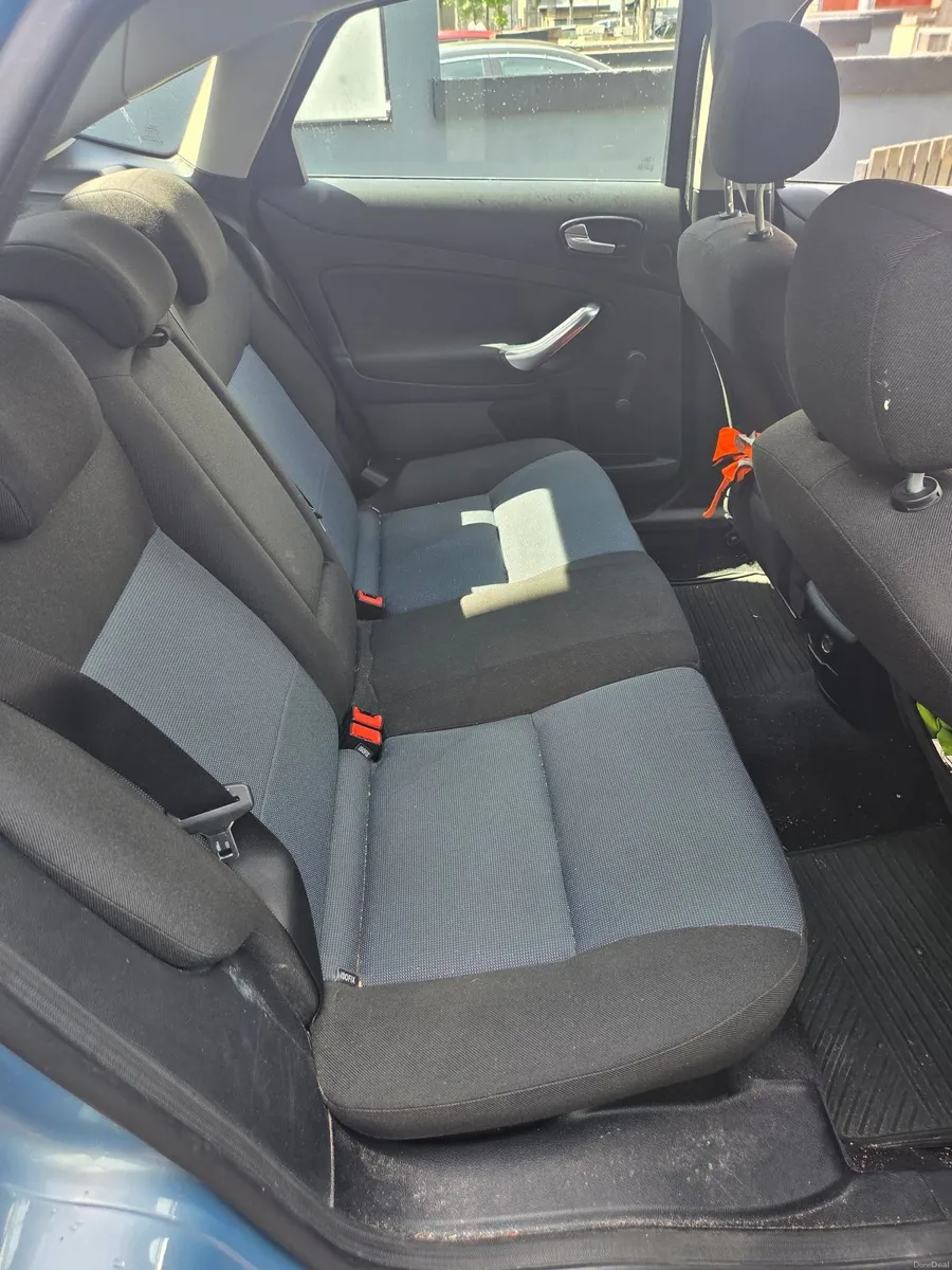 Ford Mondeo 2010 - Image 2
