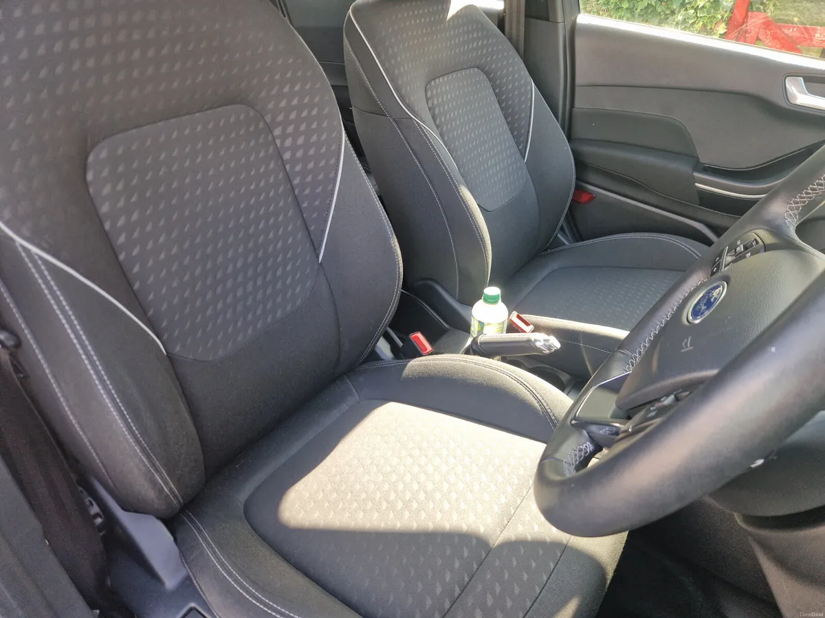 Ford Fiesta  1.1 TITANIUM 2019 - Image 5