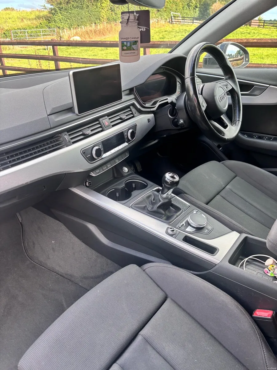 Audi A4 SE TDI ULTRA 2.0 - Image 5