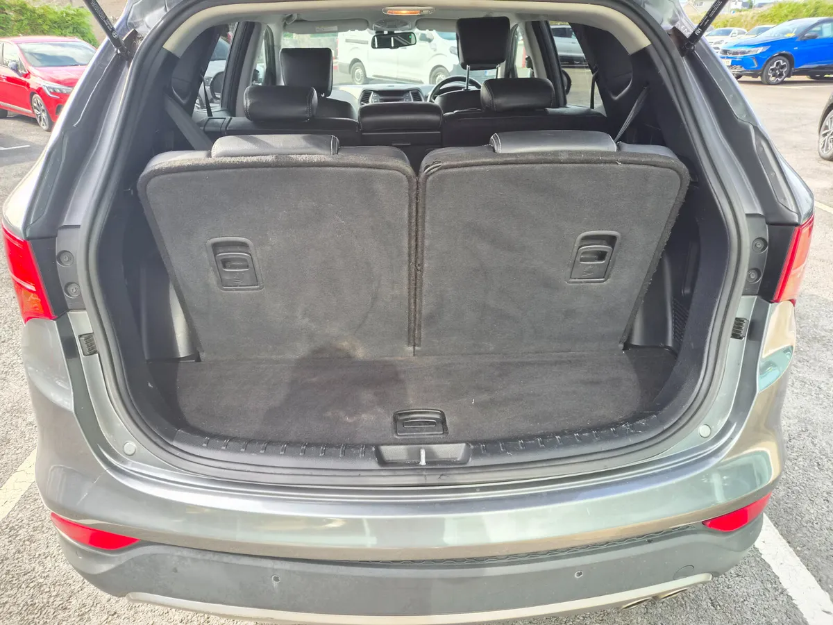 Hyundai Santa Fe 2016 2.2L Diesel Manual - Image 5