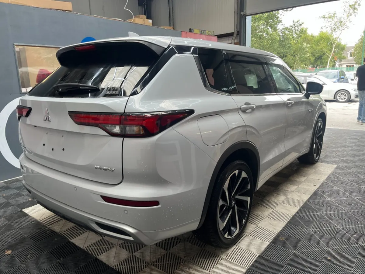 Mitsubishi Outlander 2023 MITSUBISHI OUTLANDER PHE - Image 3