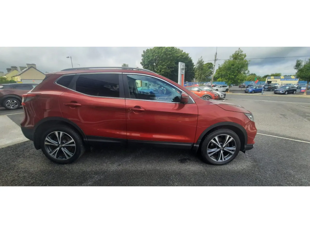Nissan Qashqai 1.5 SV PREMIUM PART LS MY1 4DR - Image 4