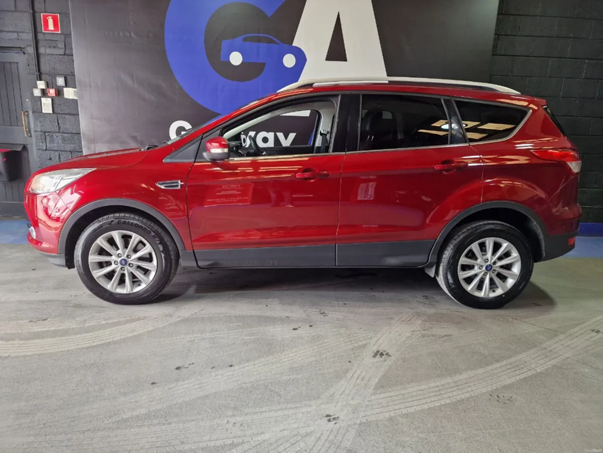 Ford Kuga TITANIUM **HALF LEATHER, CRUISE CONTROL* - Image 5