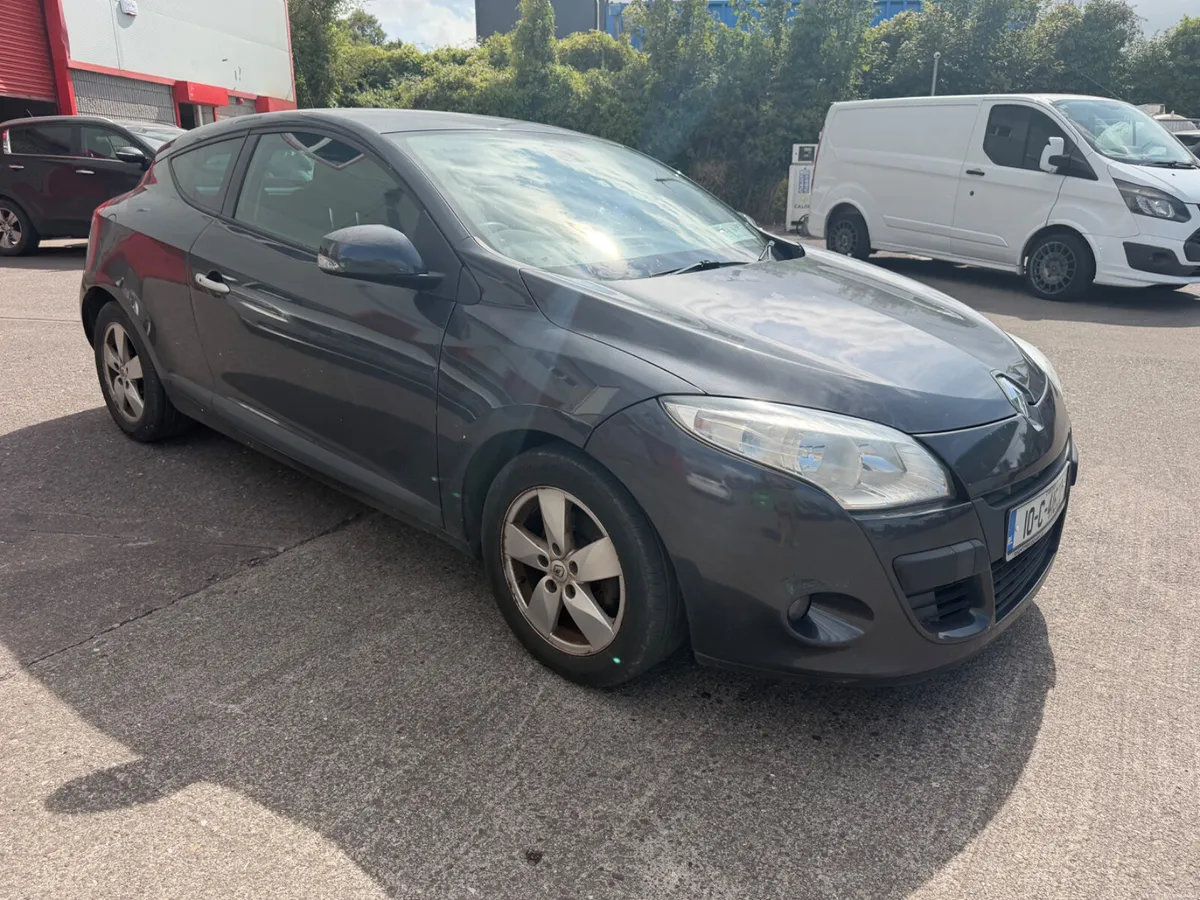 2010 Renault Megane - Image 1
