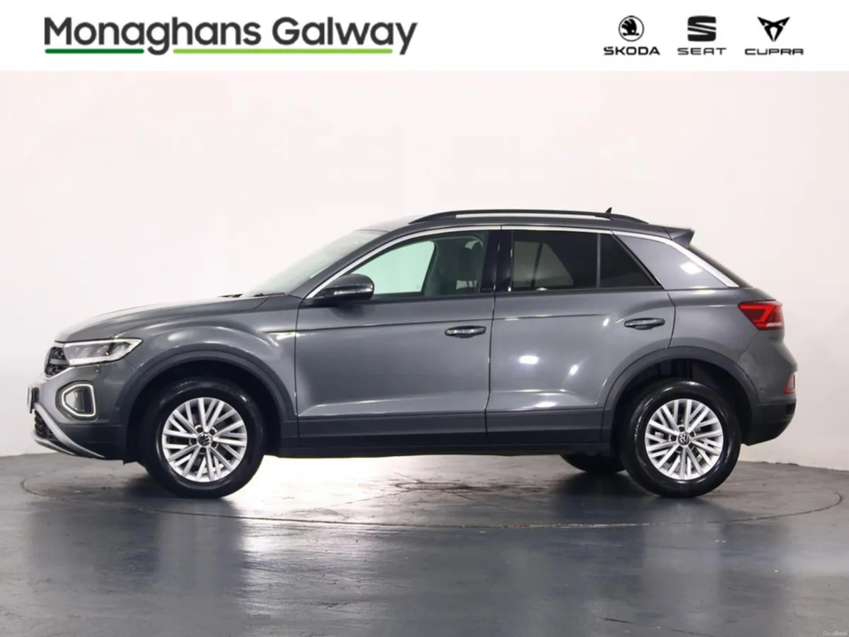 Volkswagen T-Roc LIFE 2.0 TDI MANUAL 6SPEED FWD 11 - Image 6