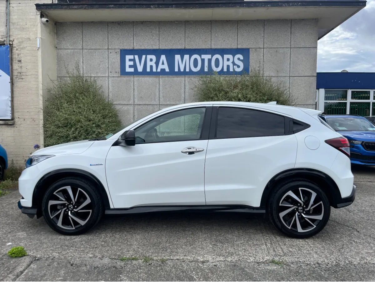 Honda Vezel HR-V RS SPORT AUTOMATIC 1.5 PETROL //H - Image 6